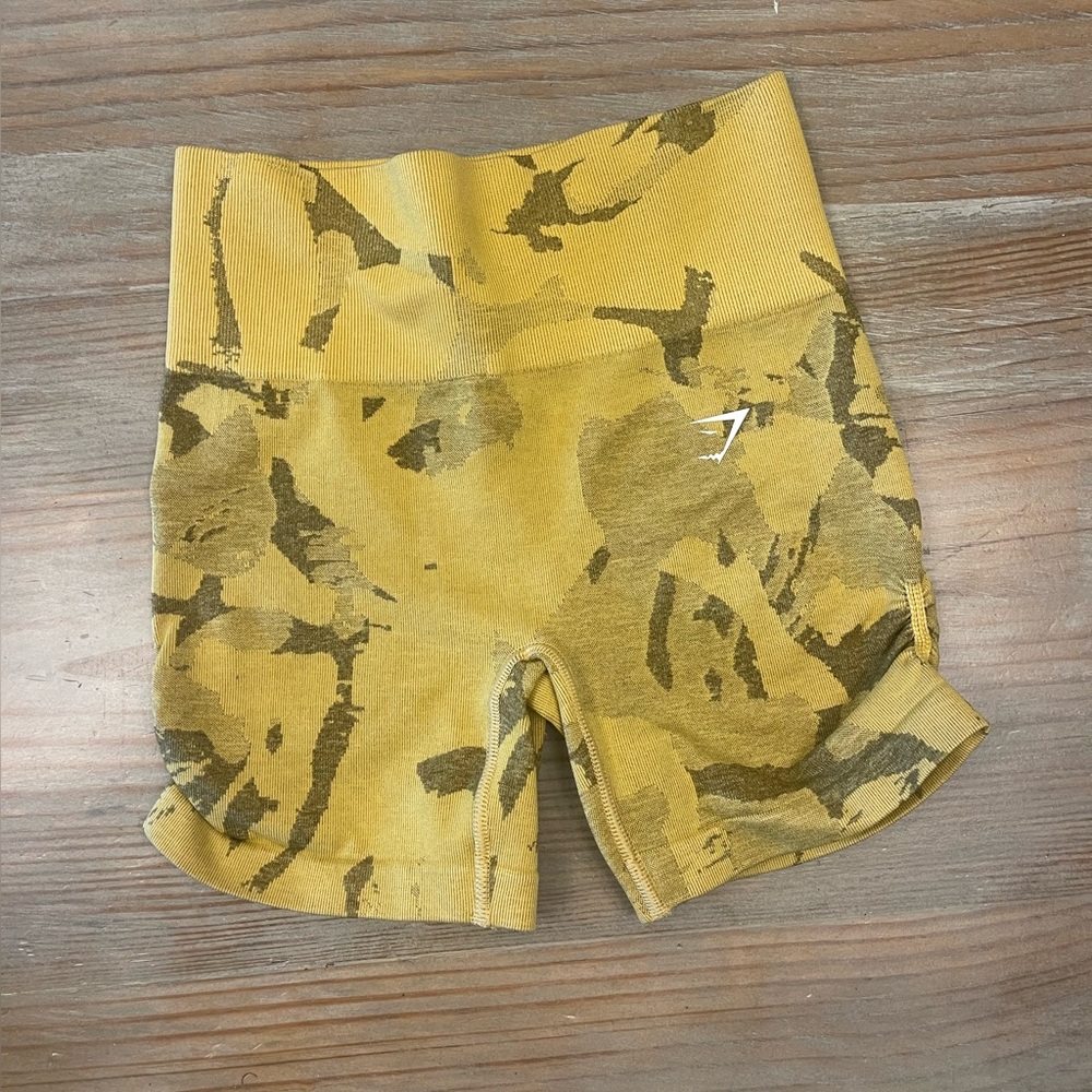 Gymshark camo adapt seamless shorts! Xs